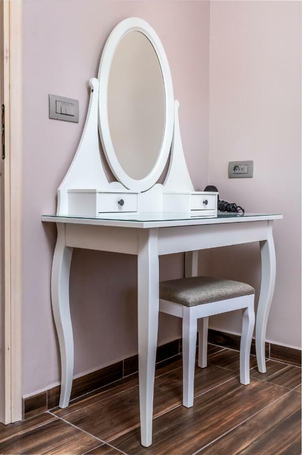 Bibliotheque Apartman Rhodes City Kültér fotó